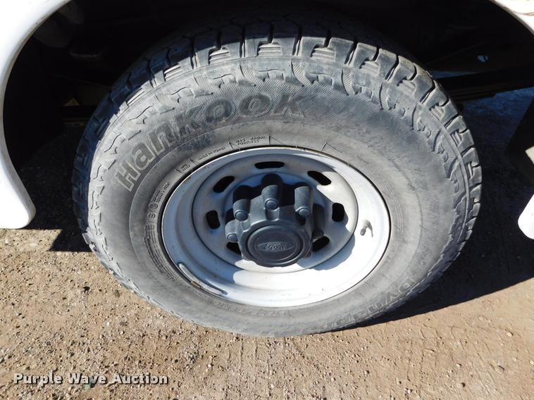 image for item DB1816 2003 Ford F250 XL SuperCab utility truck