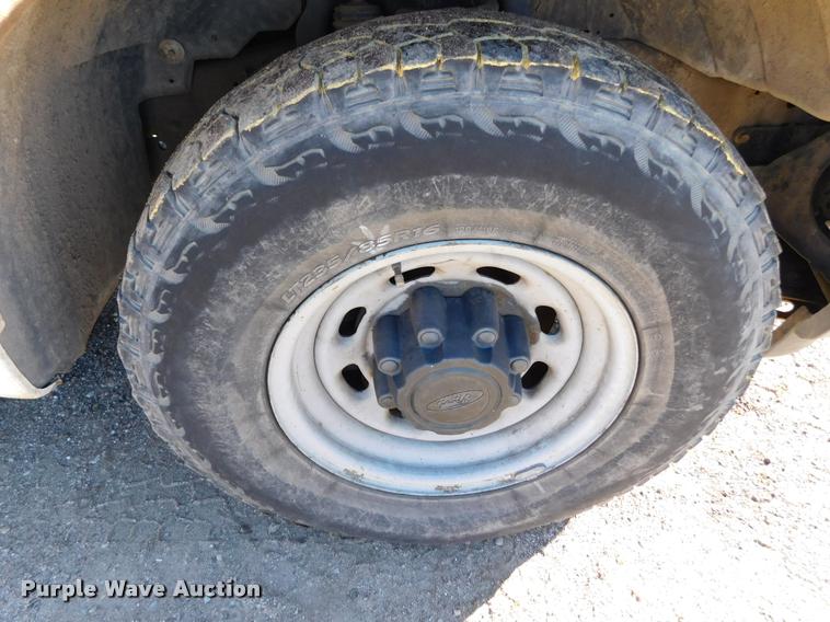 image for item DB1816 2003 Ford F250 XL SuperCab utility truck