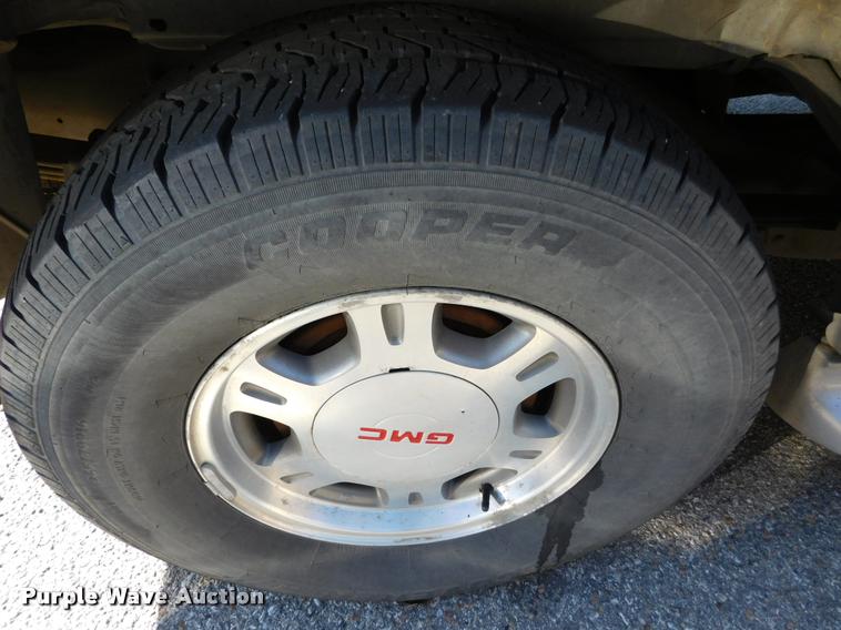 image for item DB1817 1999 GMC Yukon Denali SUV