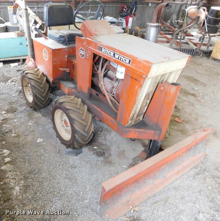 image for item DB1829 Ditch Witch J20D trencher