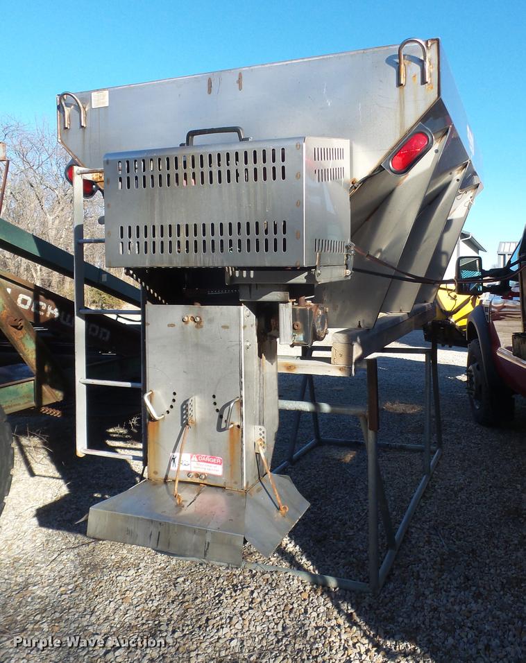 image for item DB2843 Buyers Salt Dogg stainless steel spreader