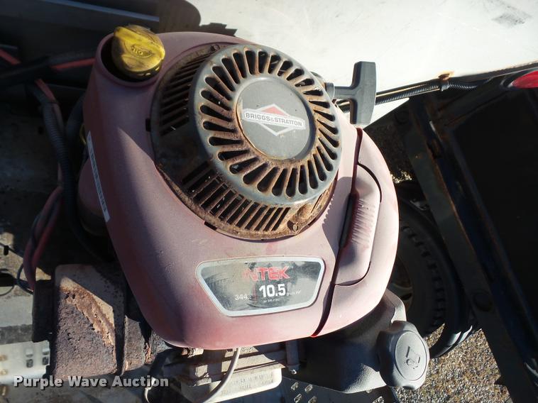 image for item DB2843 Buyers Salt Dogg stainless steel spreader