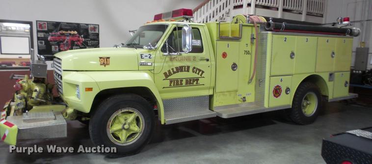 image for item DB2855 1981 Ford F700 fire truck