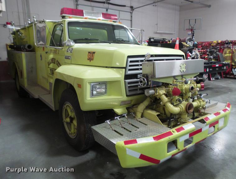 image for item DB2855 1981 Ford F700 fire truck