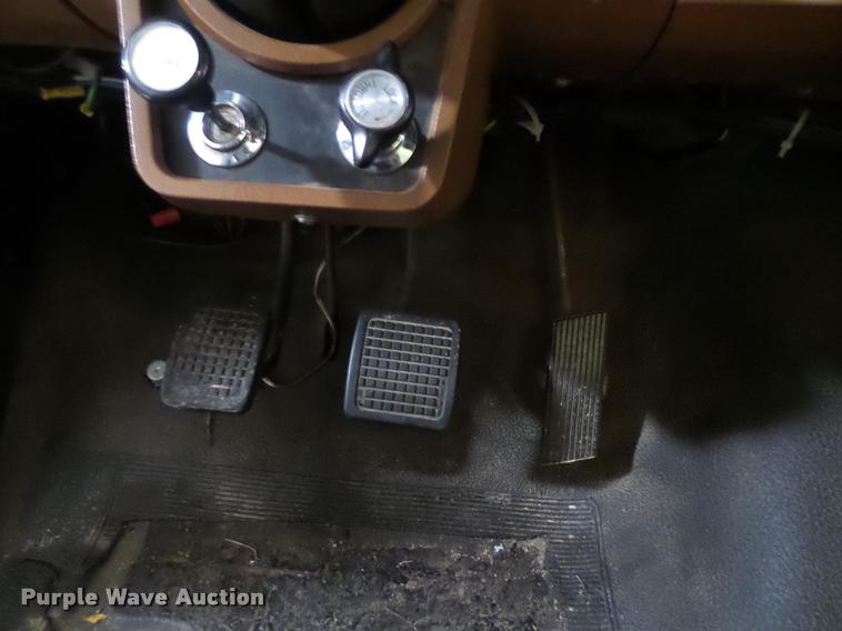 image for item DB2855 1981 Ford F700 fire truck