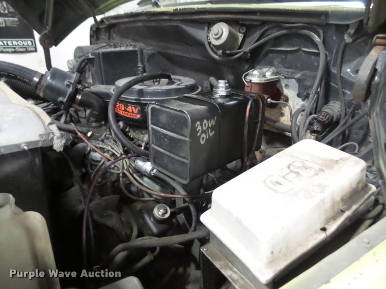 image for item DB2855 1981 Ford F700 fire truck