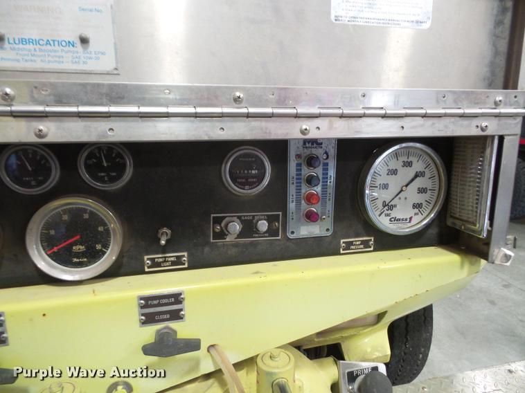 image for item DB2855 1981 Ford F700 fire truck