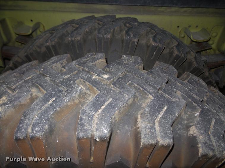 image for item DB2855 1981 Ford F700 fire truck