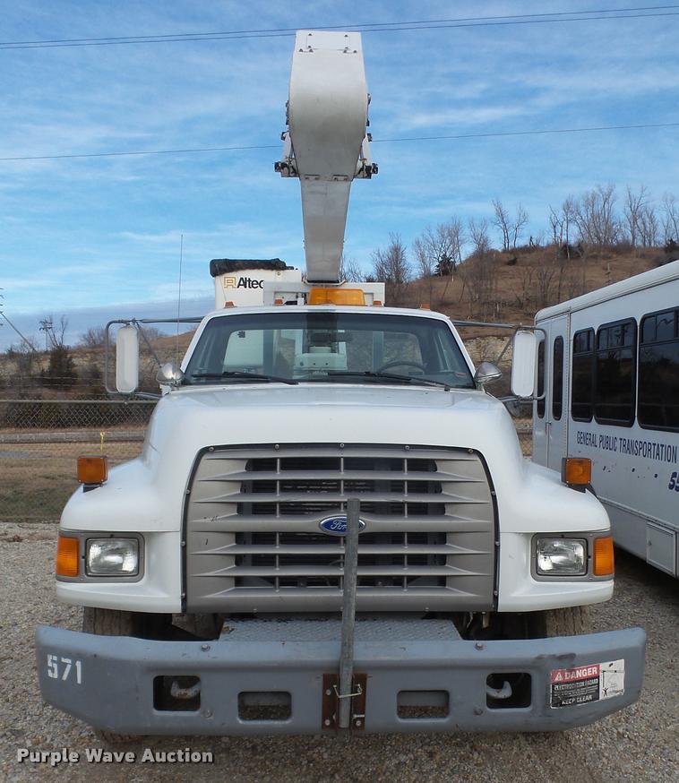 image for item DB2867 1995 Ford F800 bucket truck