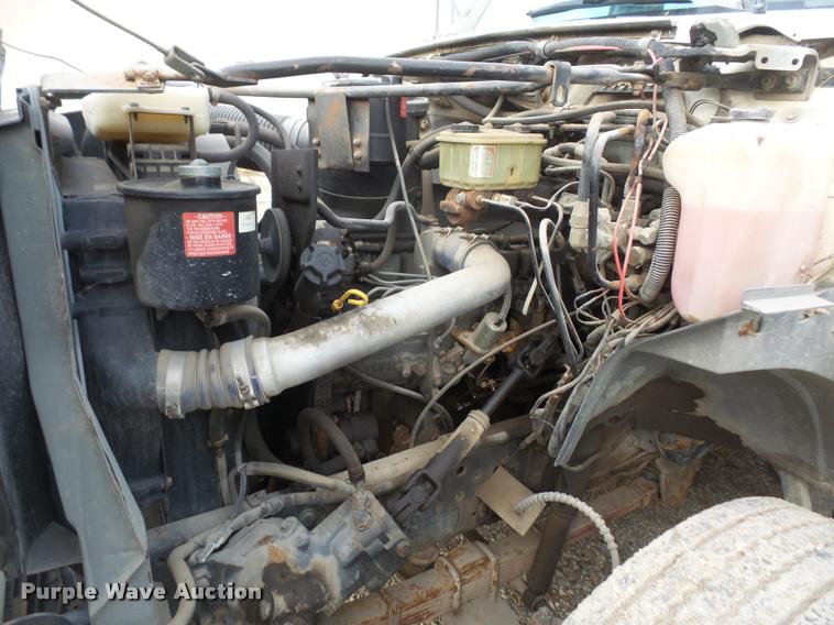 image for item DB2867 1995 Ford F800 bucket truck