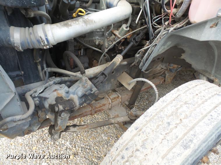 image for item DB2867 1995 Ford F800 bucket truck