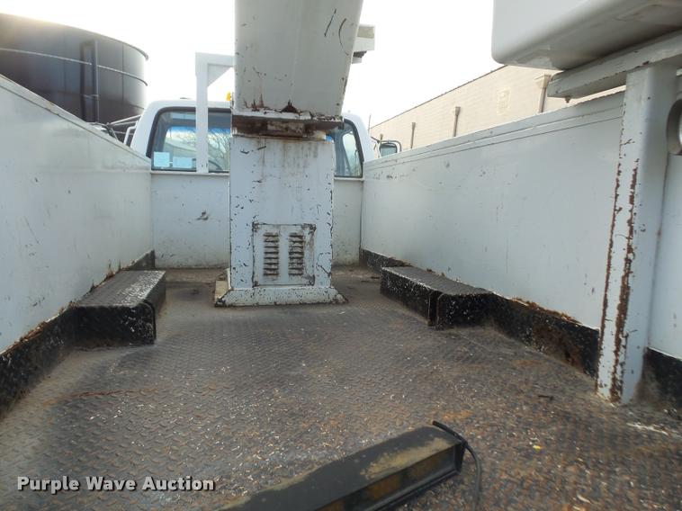 image for item DB2867 1995 Ford F800 bucket truck