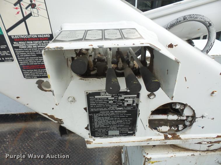 image for item DB2867 1995 Ford F800 bucket truck