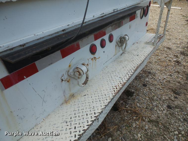 image for item DB2867 1995 Ford F800 bucket truck