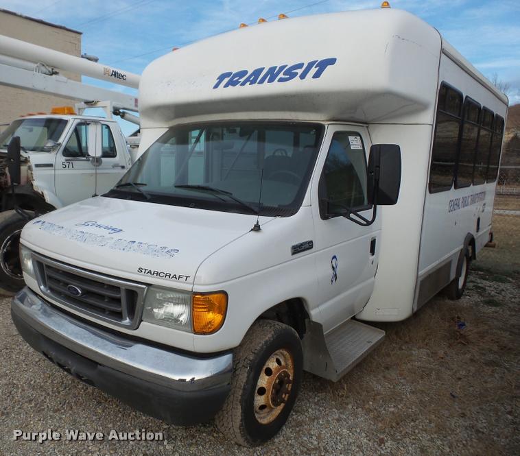 image for item DB2868 2006 Ford Econoline E450 shuttle bus