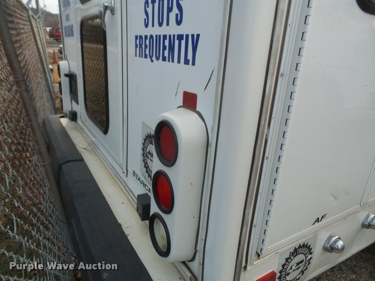 image for item DB2868 2006 Ford Econoline E450 shuttle bus