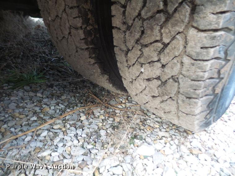 image for item DB2868 2006 Ford Econoline E450 shuttle bus