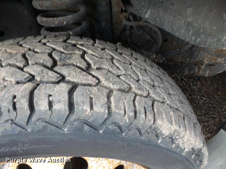 image for item DB2868 2006 Ford Econoline E450 shuttle bus