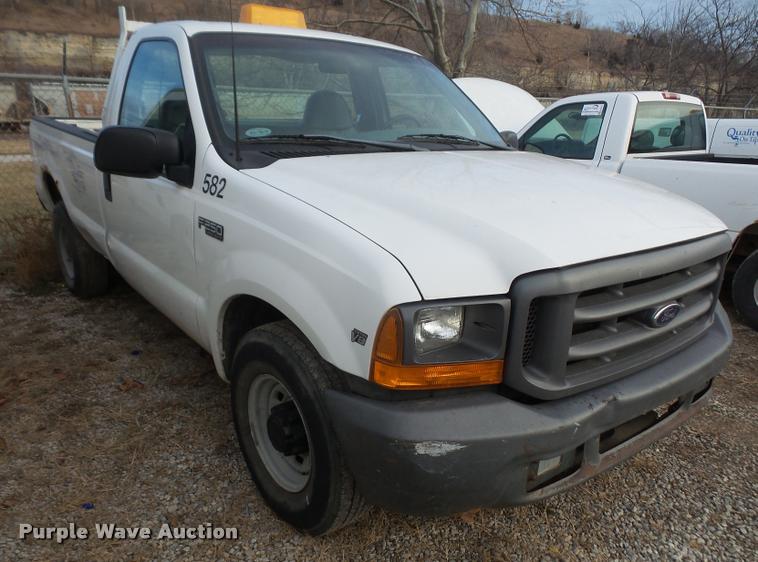 image for item DB2869 1999 Ford F250 Super Duty pickup truck