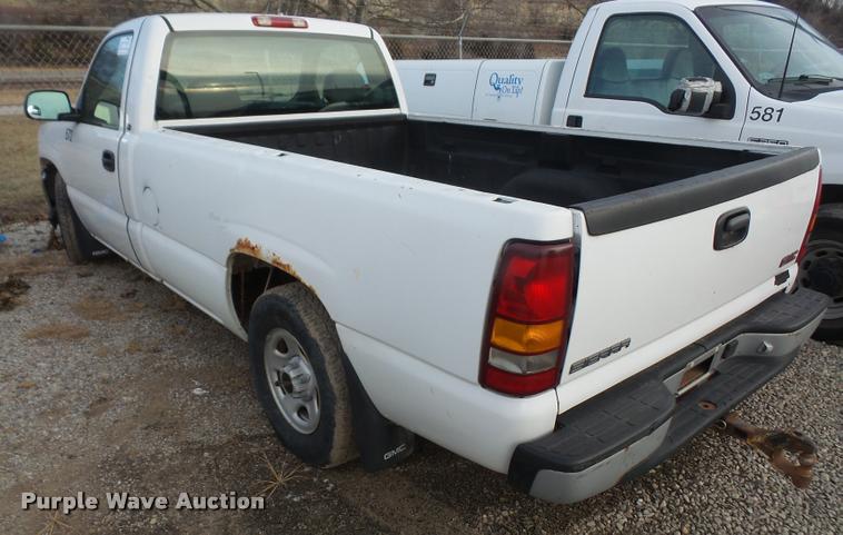 image for item DB2870 1999 GMC Sierra 1500 pickup truck