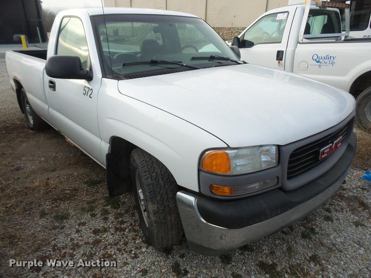 image for item DB2870 1999 GMC Sierra 1500 pickup truck