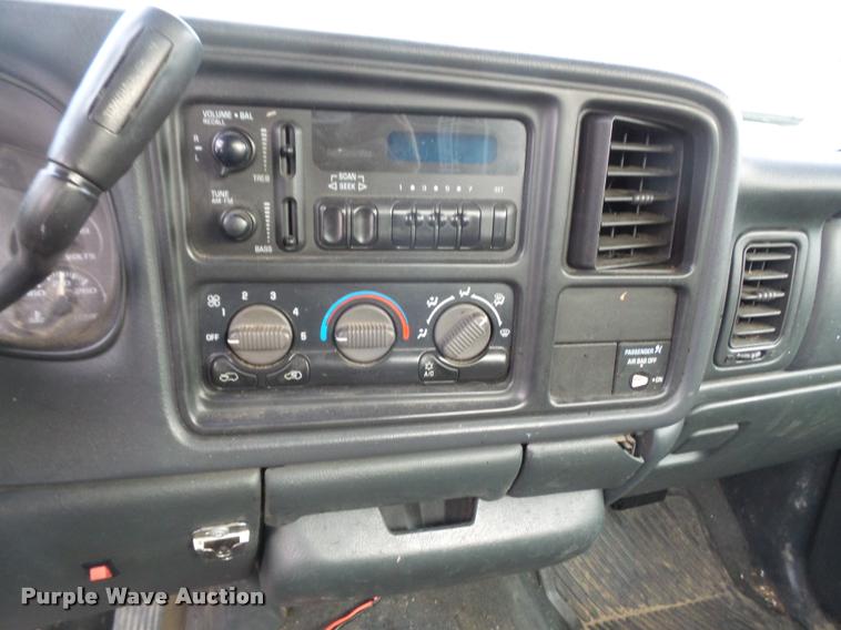 image for item DB2870 1999 GMC Sierra 1500 pickup truck