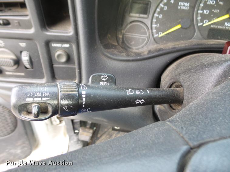 image for item DB2870 1999 GMC Sierra 1500 pickup truck