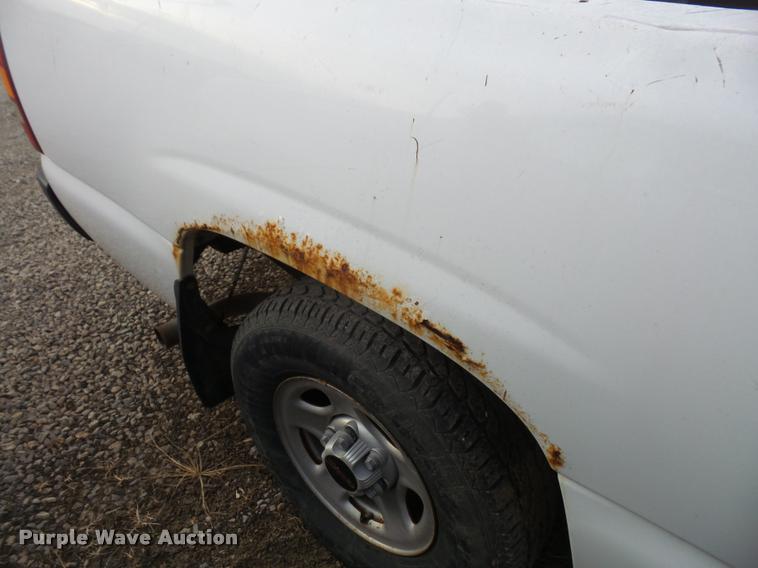 image for item DB2870 1999 GMC Sierra 1500 pickup truck