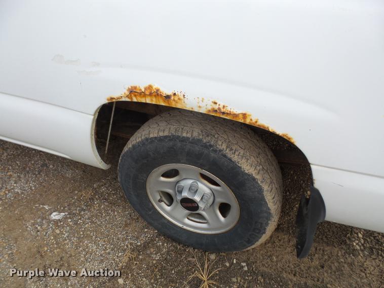 image for item DB2870 1999 GMC Sierra 1500 pickup truck