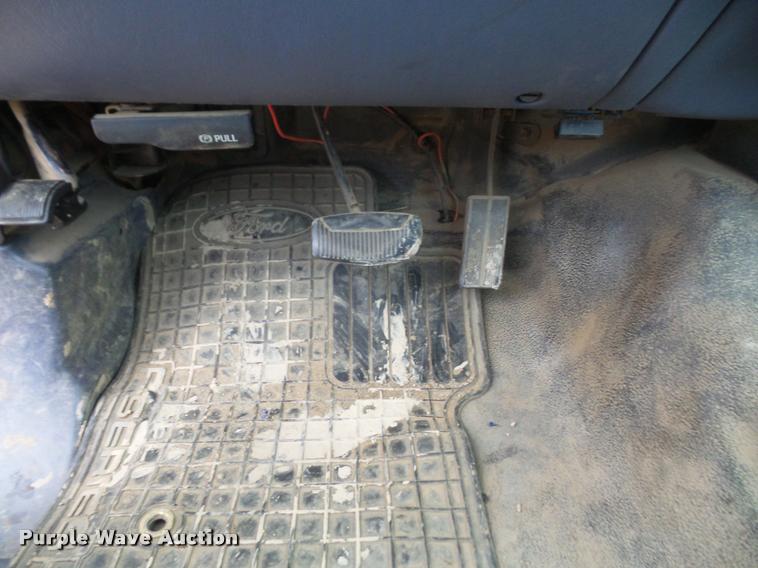 image for item DB2871 1999 Ford F250 Super Duty utility truck