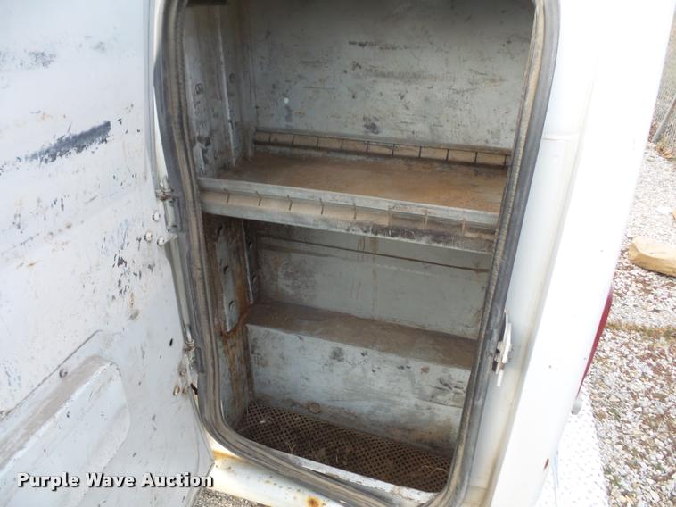 image for item DB2871 1999 Ford F250 Super Duty utility truck