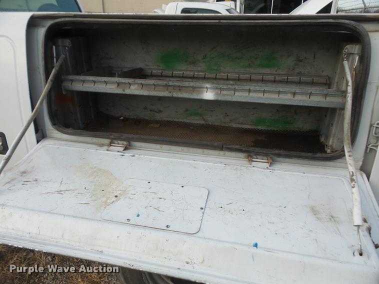 image for item DB2871 1999 Ford F250 Super Duty utility truck