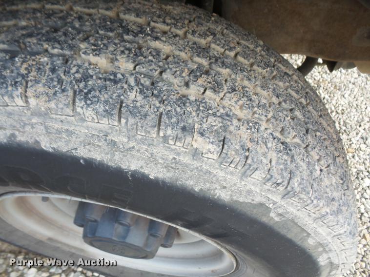 image for item DB2871 1999 Ford F250 Super Duty utility truck