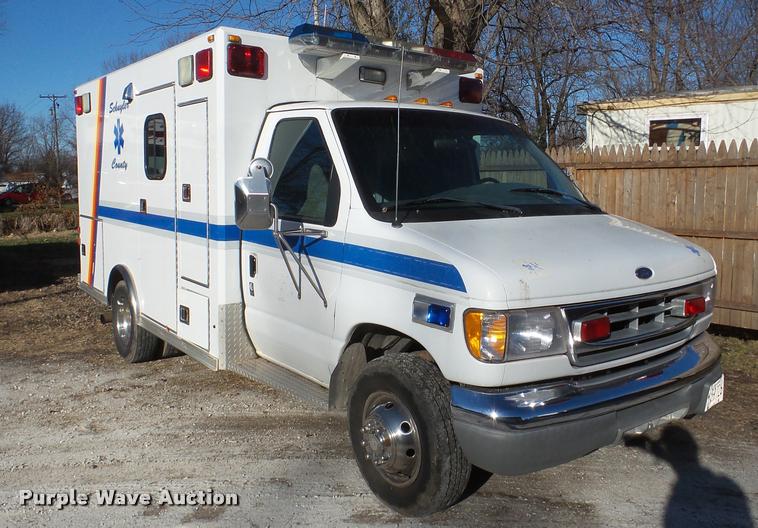 image for item DB5415 2000 Ford Econoline ambulance