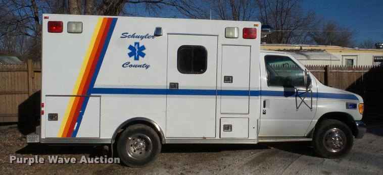 image for item DB5415 2000 Ford Econoline ambulance