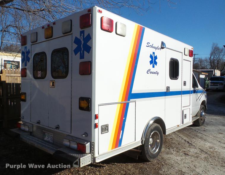 image for item DB5415 2000 Ford Econoline ambulance