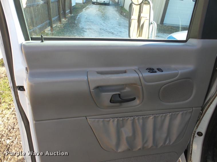 image for item DB5415 2000 Ford Econoline ambulance