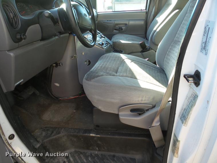 image for item DB5415 2000 Ford Econoline ambulance