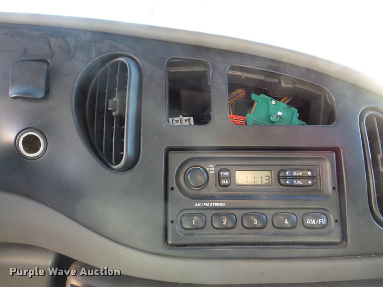 image for item DB5415 2000 Ford Econoline ambulance