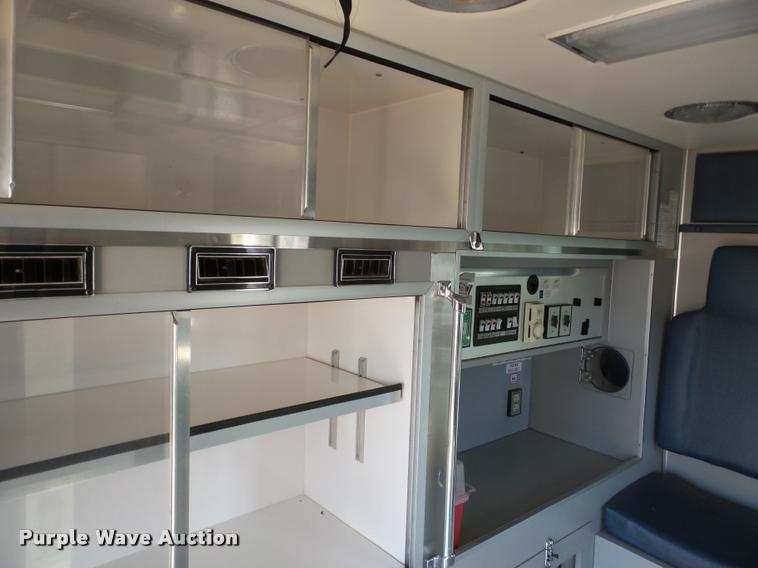 image for item DB5415 2000 Ford Econoline ambulance