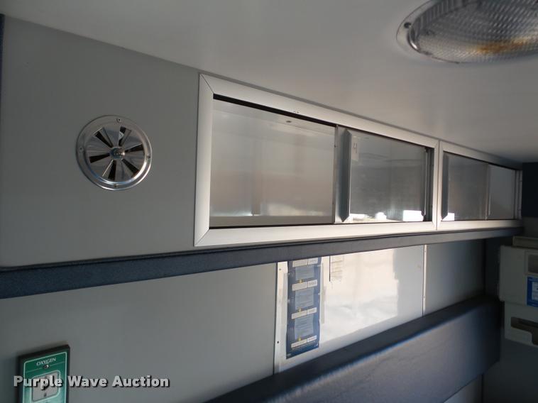 image for item DB5415 2000 Ford Econoline ambulance