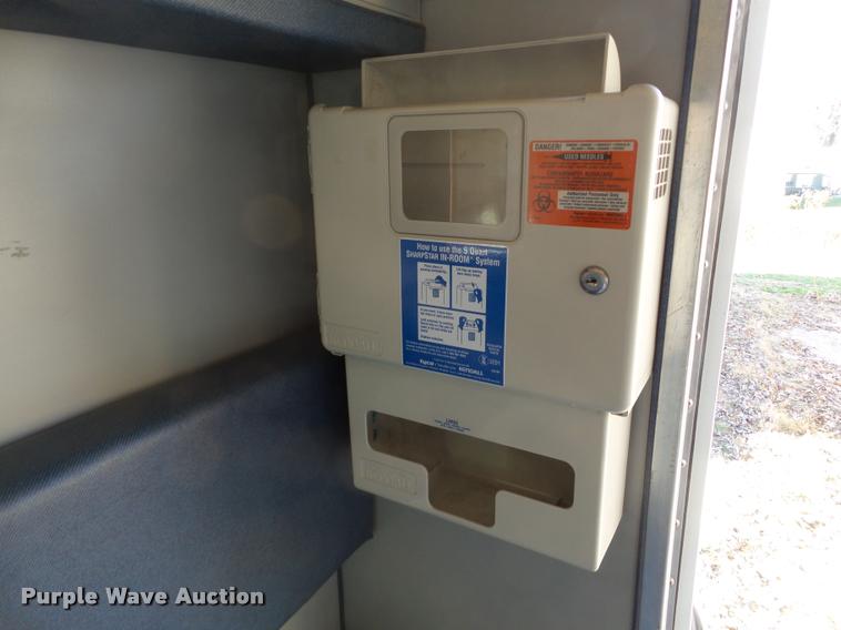 image for item DB5415 2000 Ford Econoline ambulance