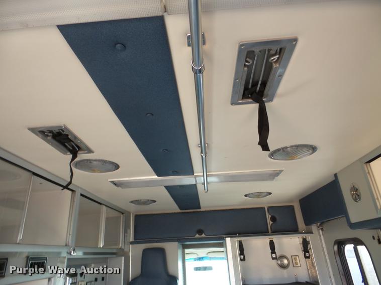 image for item DB5415 2000 Ford Econoline ambulance