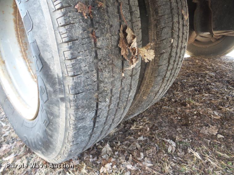 image for item DB5415 2000 Ford Econoline ambulance