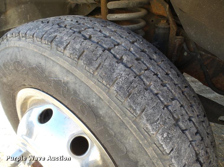 image for item DB5415 2000 Ford Econoline ambulance