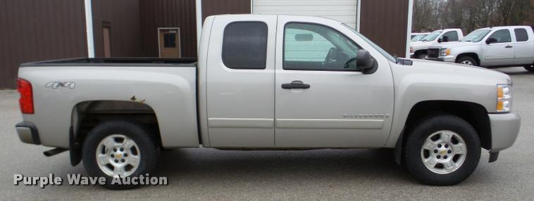 image for item DB5439 2008 Chevrolet Silverado 1500 Ext. Cab pickup truck