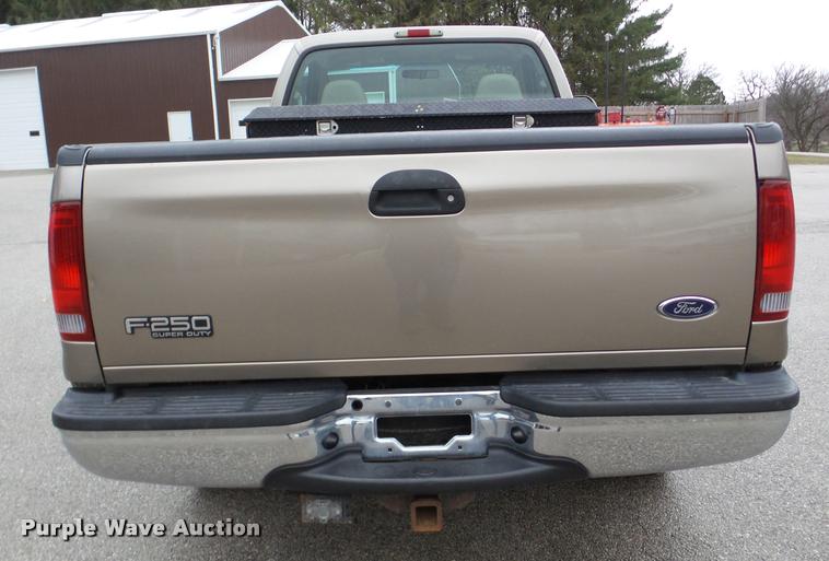 image for item DB5441 2004 Ford F250 Super Duty XLT pickup truck