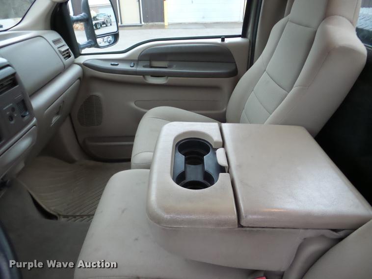 image for item DB5441 2004 Ford F250 Super Duty XLT pickup truck