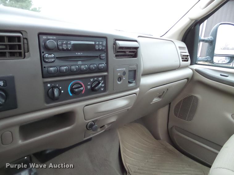 image for item DB5441 2004 Ford F250 Super Duty XLT pickup truck