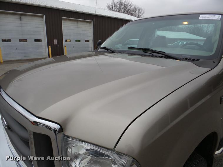 image for item DB5441 2004 Ford F250 Super Duty XLT pickup truck